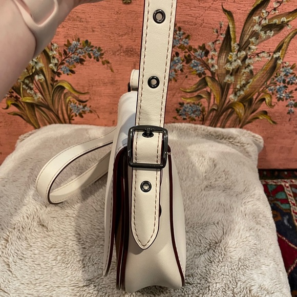 Coach Saddle Genuine Glove tanned Leather Crossbody Bag - Picture 5 of 13